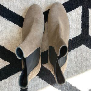 Suede chelsea boots - size 40